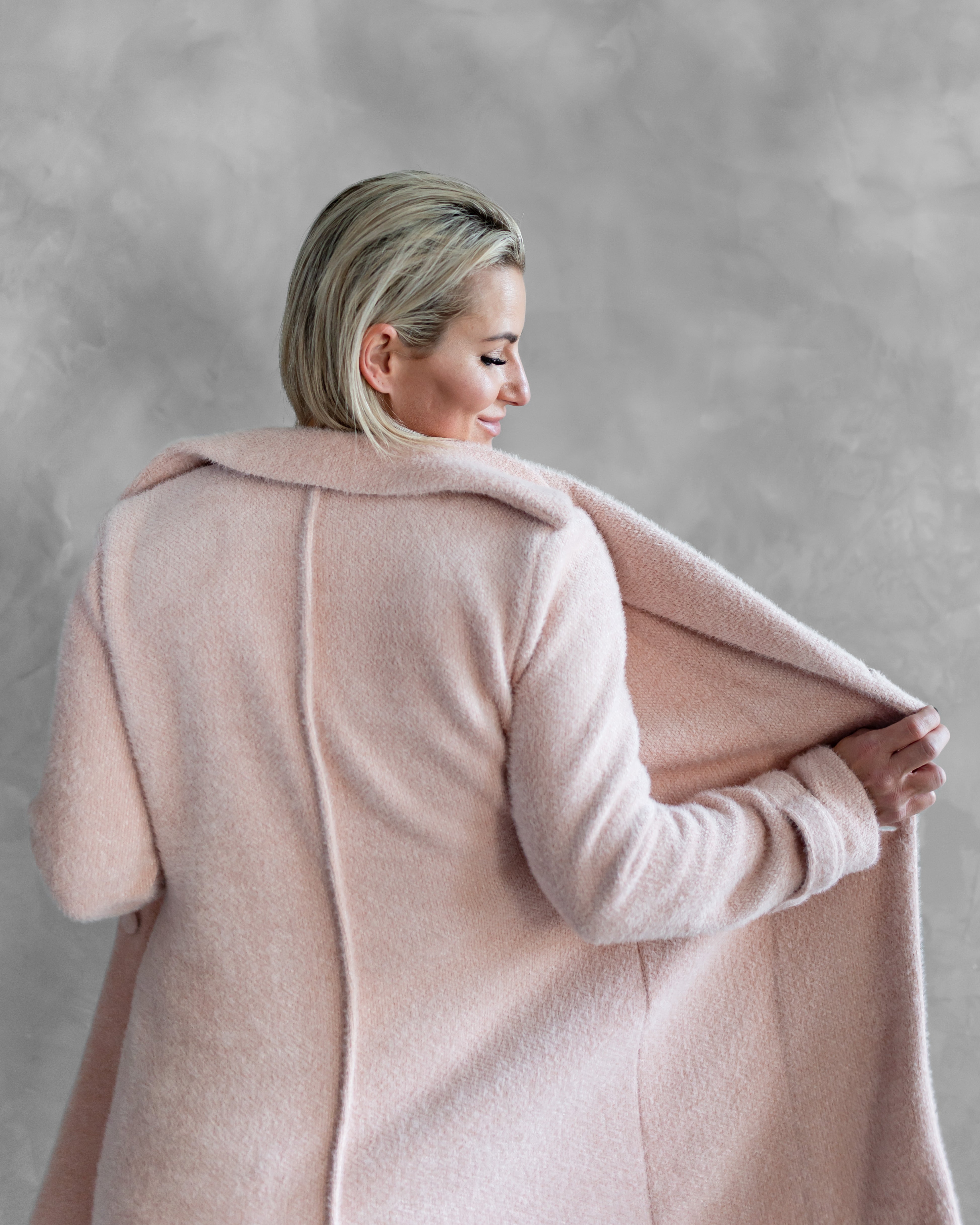 Soraya Short Fur Coat | Blush – Lira & Fynn
