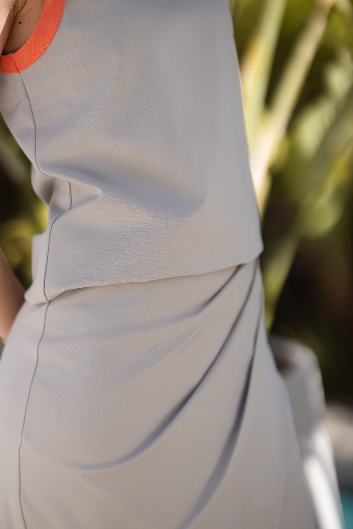 Basic Vest | Urban Taupe & Coral Edge