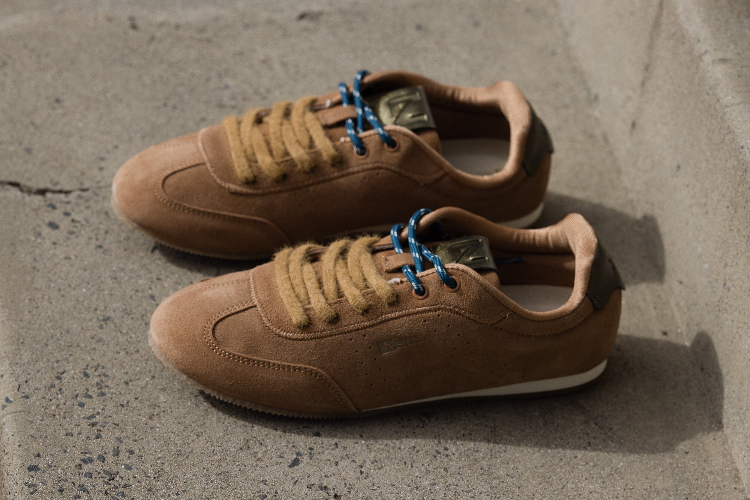 Peluche Sneaker | Cashew